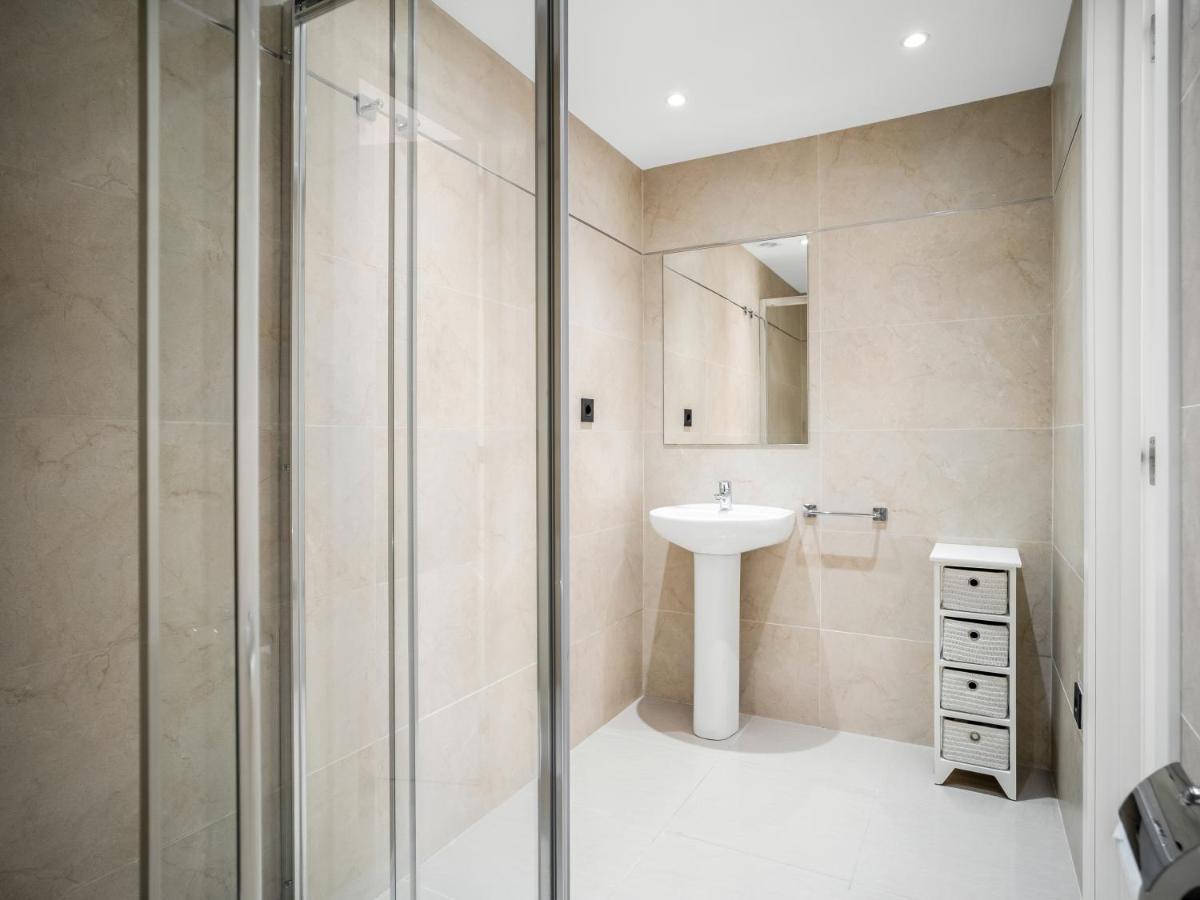 Apartamento Sanders Sol 2 - Modern Two-bedroom In The Heart Of Puerto Banus Nightlife *